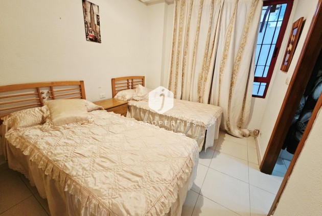 Segunda mano - Apartamento / piso -
Guardamar del Segura - Pueblo