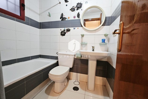 Segunda mano - Apartamento / piso -
Guardamar del Segura - Pueblo