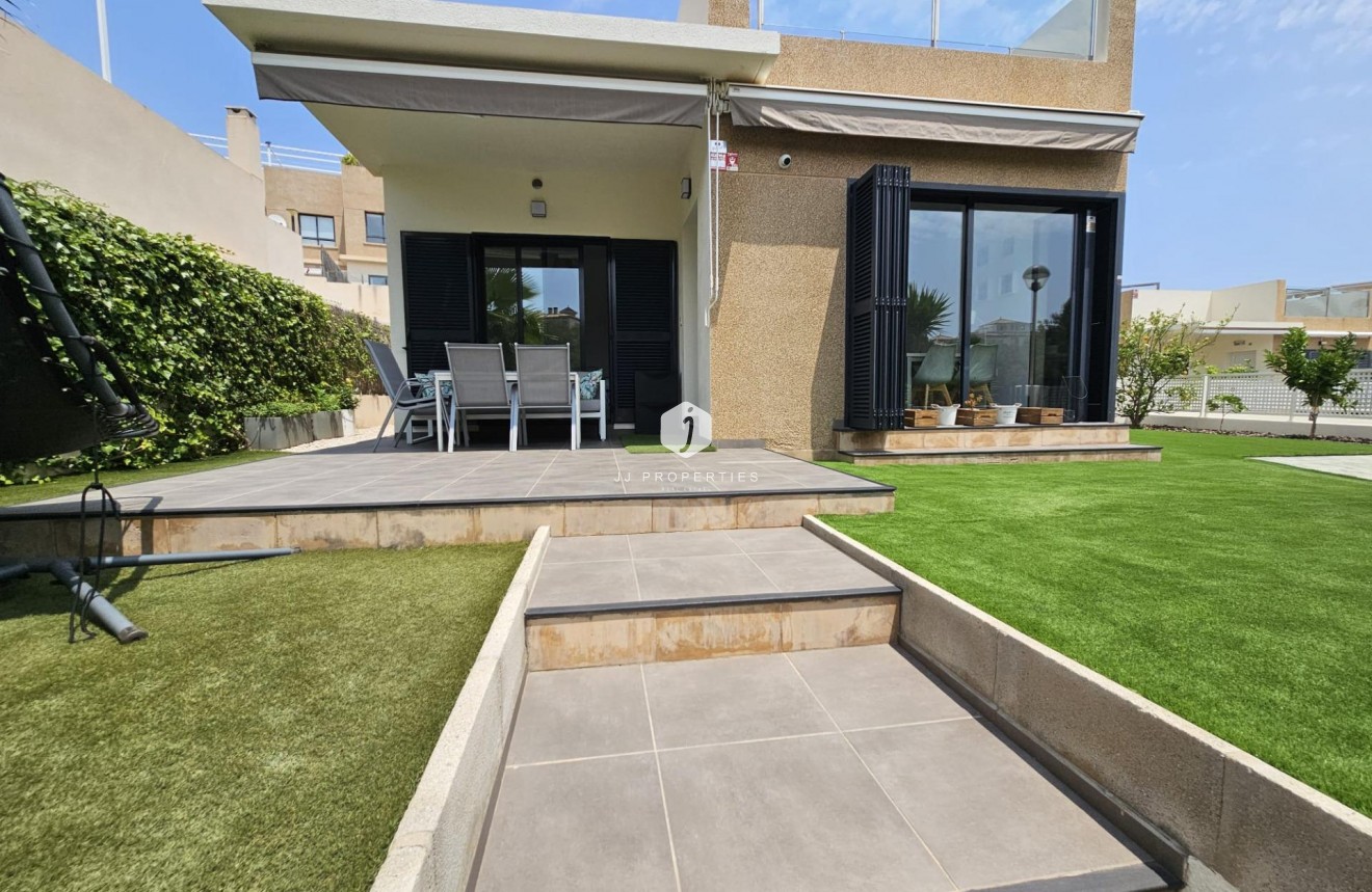 D'occasion - Villa -
Orihuela Costa - La Regia