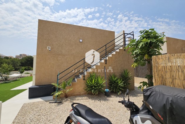 D'occasion - Villa -
Orihuela Costa - La Regia