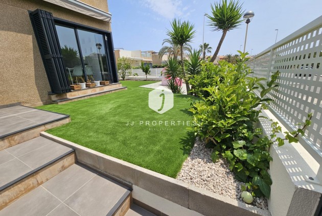 D'occasion - Villa -
Orihuela Costa - La Regia