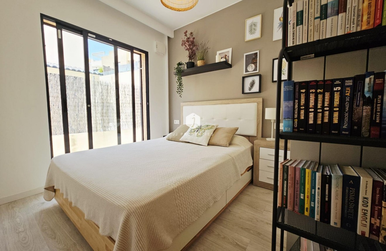 D'occasion - Villa -
Orihuela Costa - La Regia