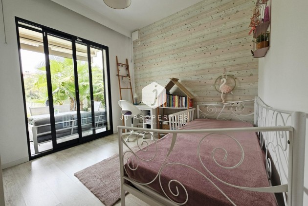 D'occasion - Villa -
Orihuela Costa - La Regia