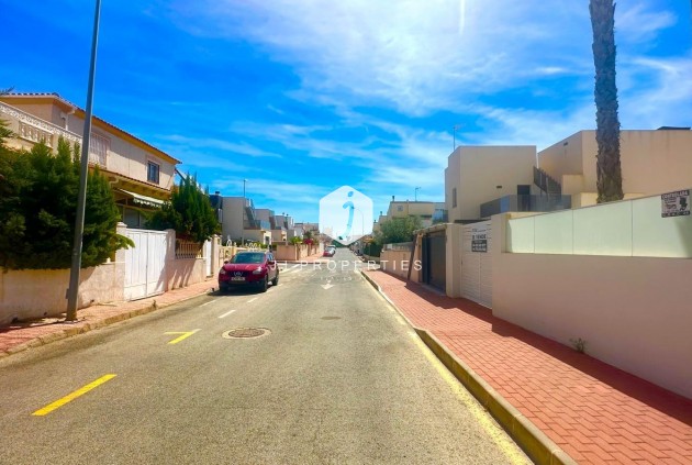 Tweedehands - Villa -
Torrevieja - Miramar - Torre Del Moro