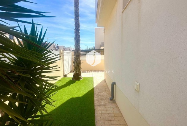 Tweedehands - Villa -
Torrevieja - Miramar - Torre Del Moro