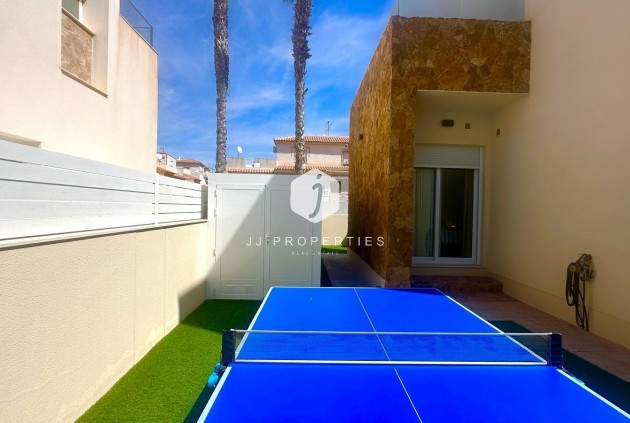 Tweedehands - Villa -
Torrevieja - Miramar - Torre Del Moro