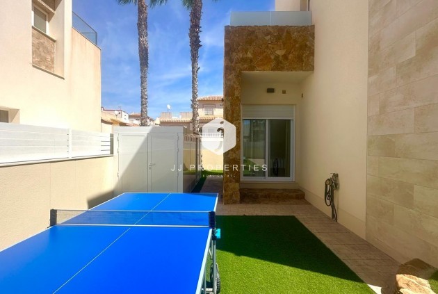 Tweedehands - Villa -
Torrevieja - Miramar - Torre Del Moro