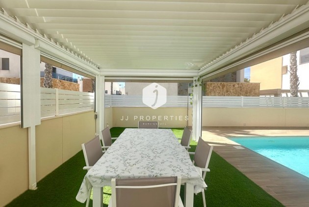 Tweedehands - Villa -
Torrevieja - Miramar - Torre Del Moro