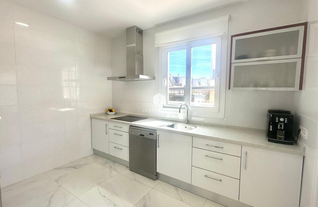 Tweedehands - Villa -
Torrevieja - Miramar - Torre Del Moro