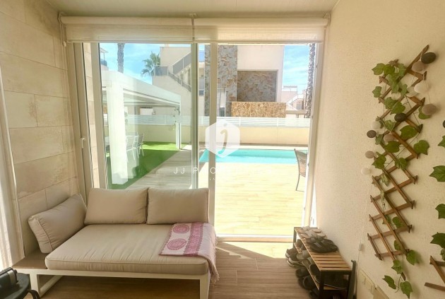 Tweedehands - Villa -
Torrevieja - Miramar - Torre Del Moro