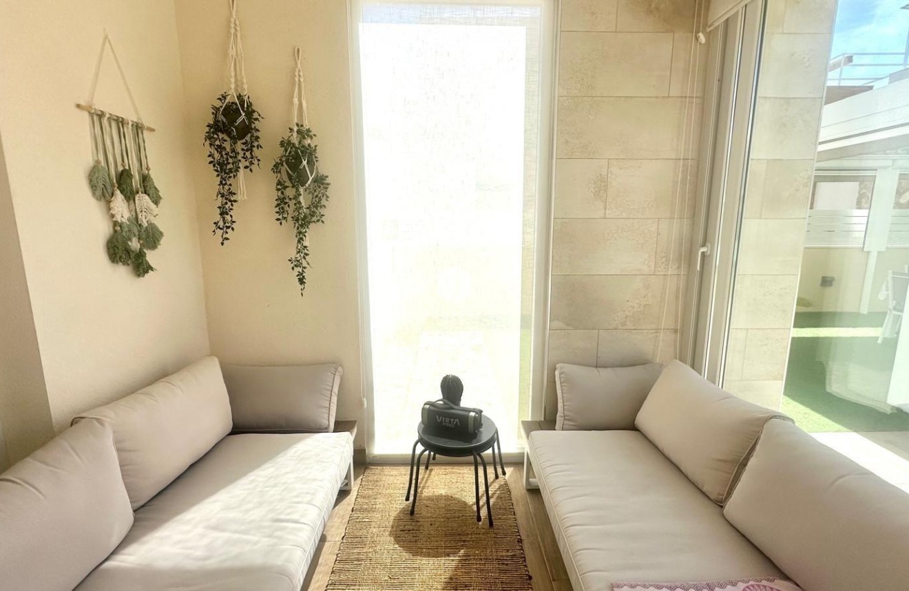 Tweedehands - Villa -
Torrevieja - Miramar - Torre Del Moro