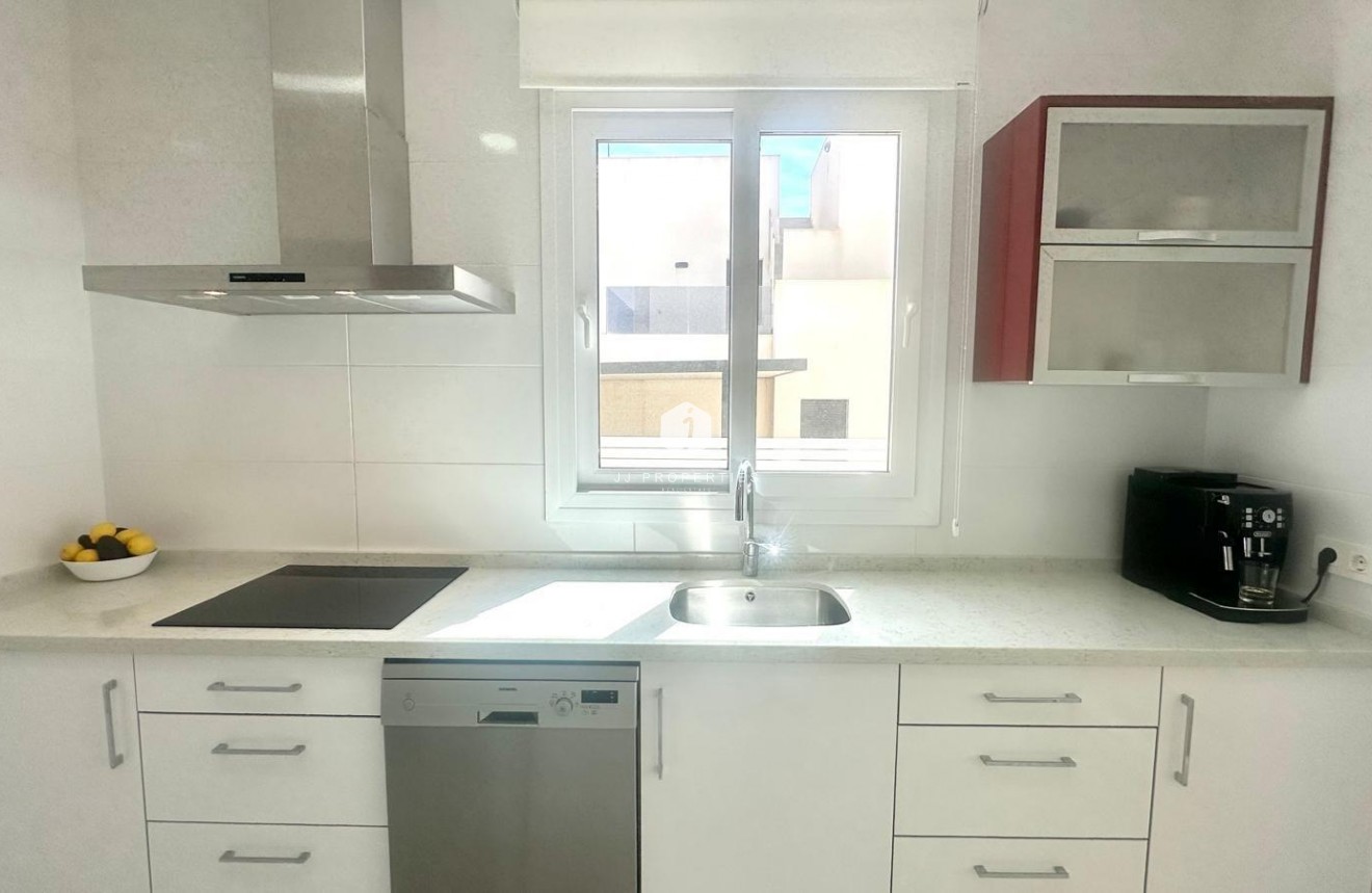 Tweedehands - Villa -
Torrevieja - Miramar - Torre Del Moro