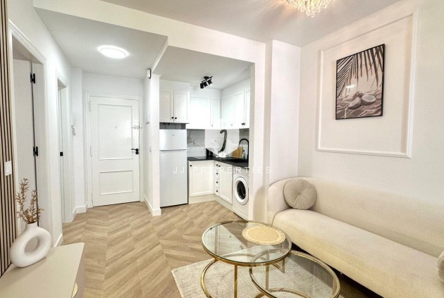 Segunda mano - Apartamento / piso -
Torrevieja - Centro