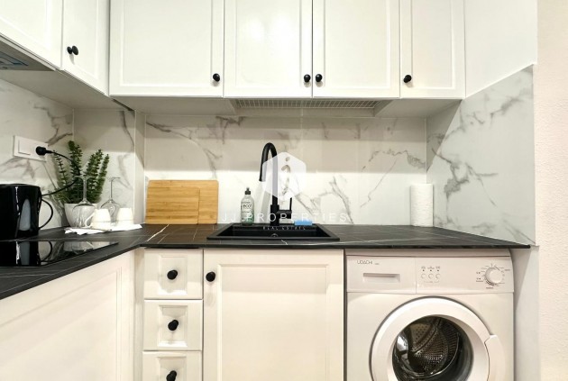 Segunda mano - Apartamento / piso -
Torrevieja - Centro