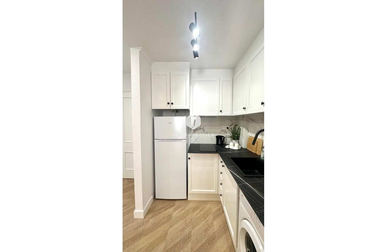 Segunda mano - Apartamento / piso -
Torrevieja - Centro