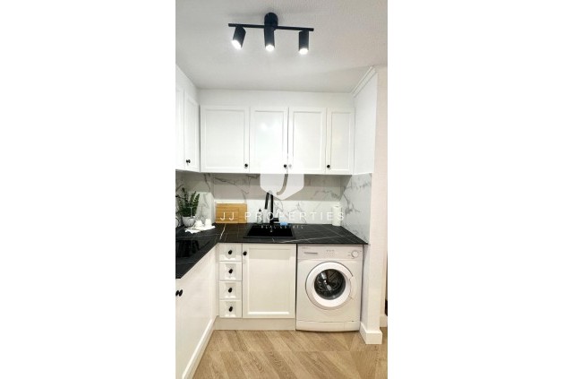 Segunda mano - Apartamento / piso -
Torrevieja - Centro