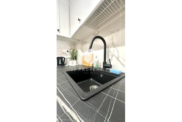 Segunda mano - Apartamento / piso -
Torrevieja - Centro