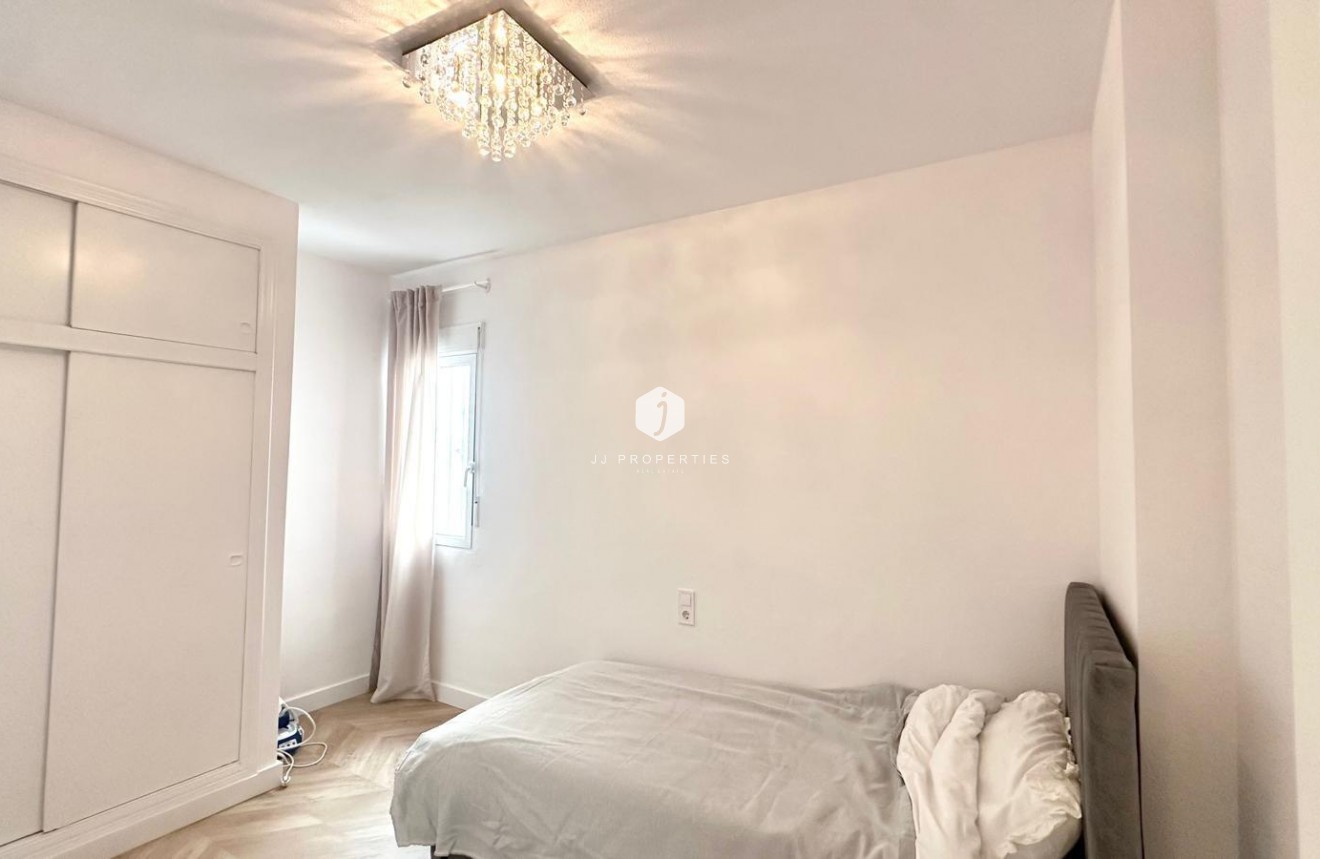 Segunda mano - Apartamento / piso -
Torrevieja - Centro