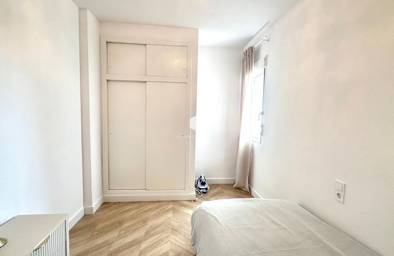 Segunda mano - Apartamento / piso -
Torrevieja - Centro