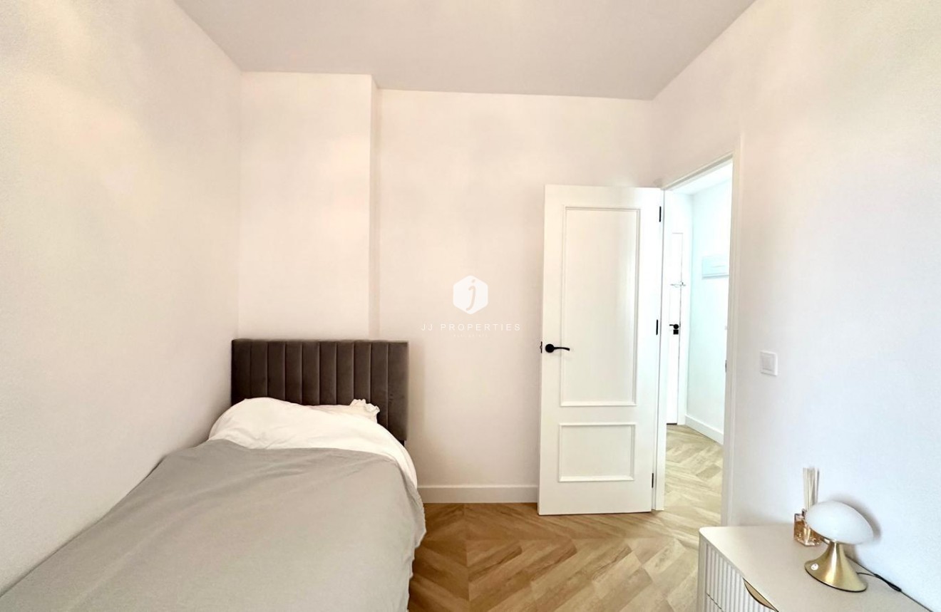 Segunda mano - Apartamento / piso -
Torrevieja - Centro