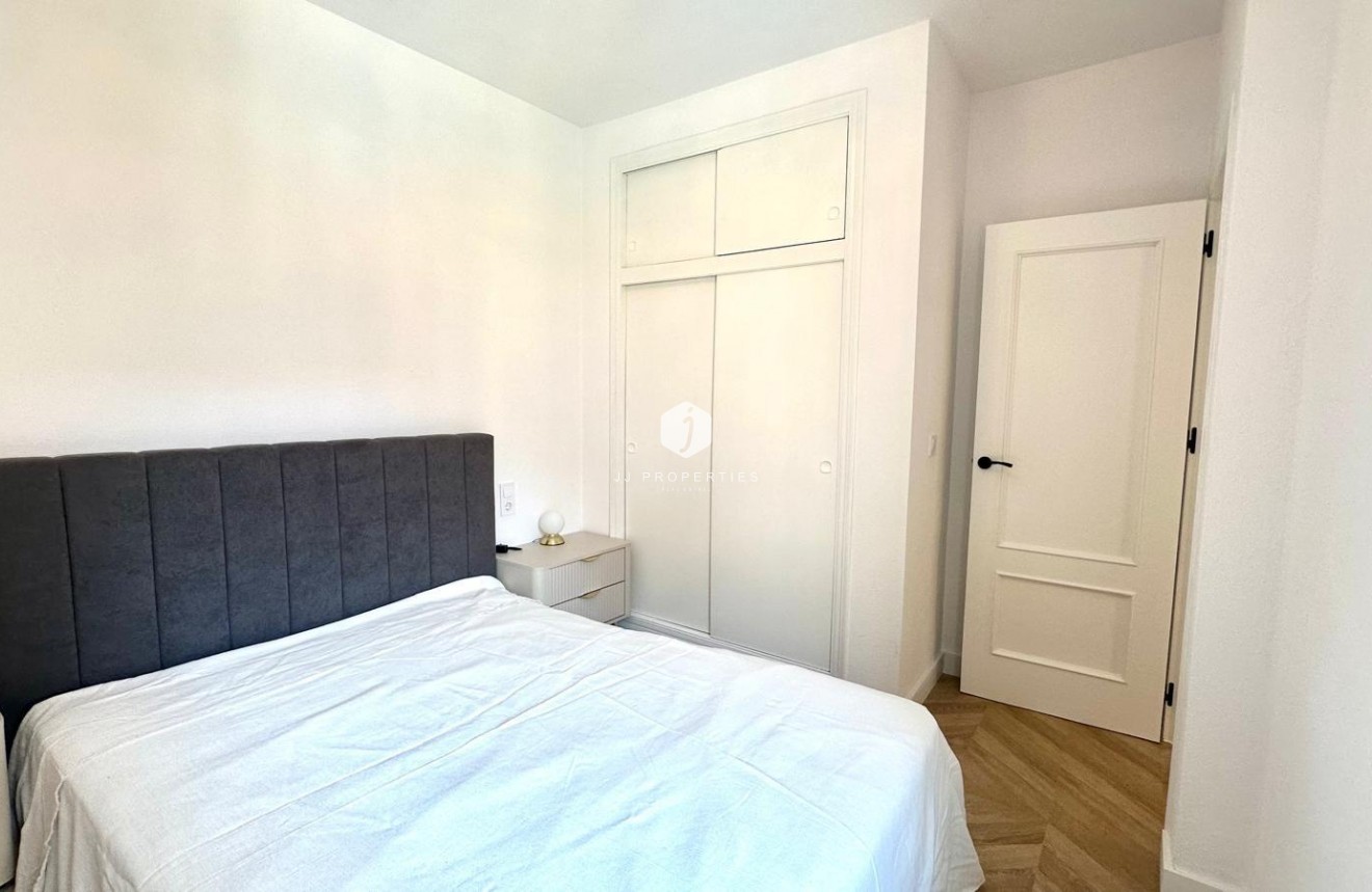 Segunda mano - Apartamento / piso -
Torrevieja - Centro