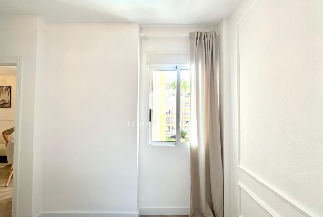 Segunda mano - Apartamento / piso -
Torrevieja - Centro