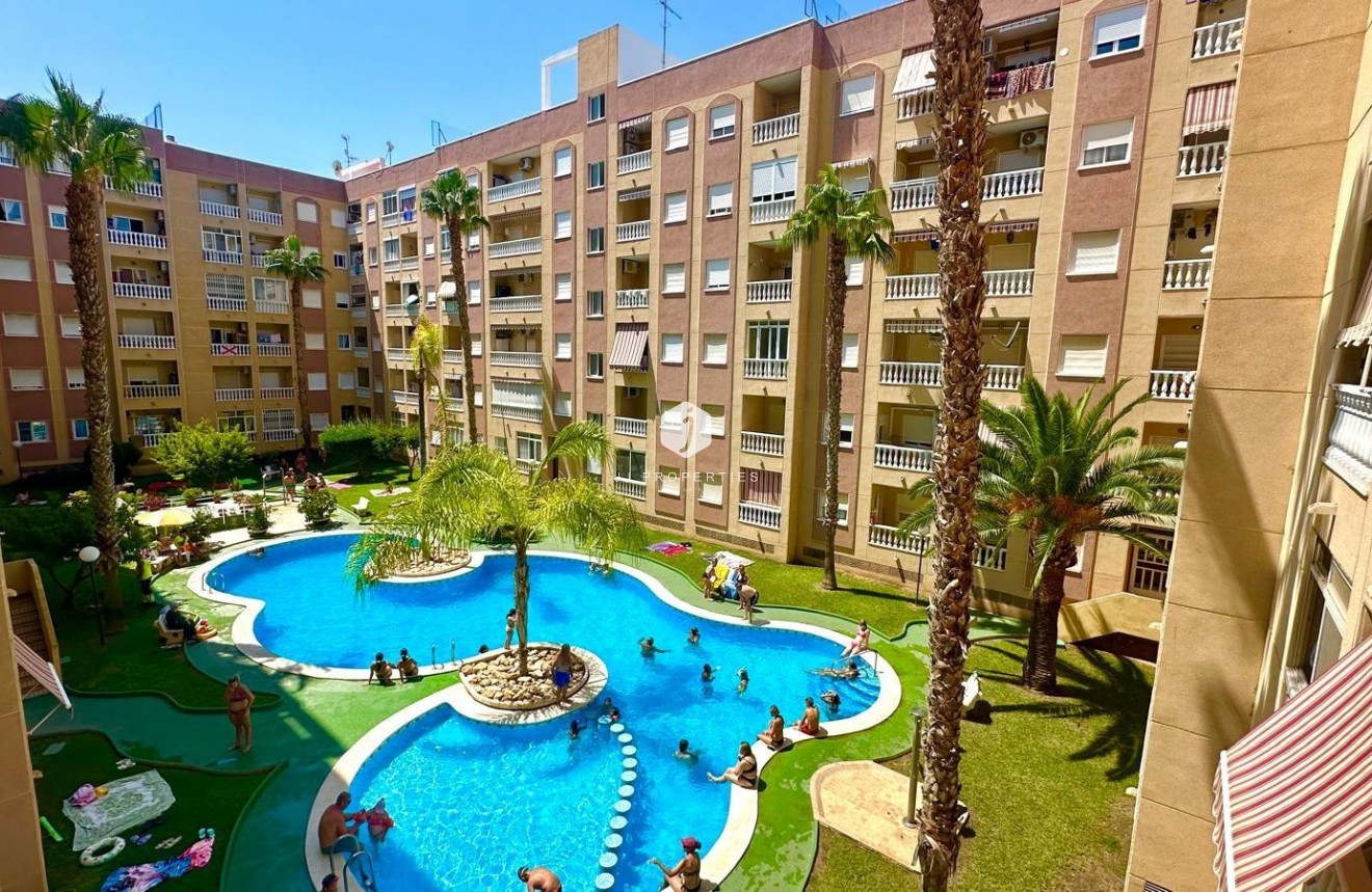 Segunda mano - Apartamento / piso -
Torrevieja - Centro