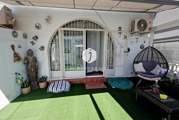 Segunda mano - Bungalow -
Torrevieja - La Siesta - El Salado - Torreta