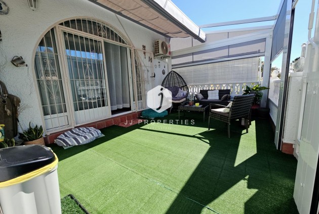 Segunda mano - Bungalow -
Torrevieja - La Siesta - El Salado - Torreta