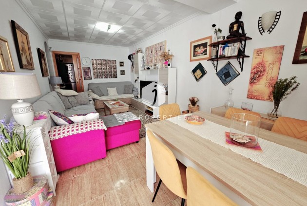 Segunda mano - Bungalow -
Torrevieja - La Siesta - El Salado - Torreta