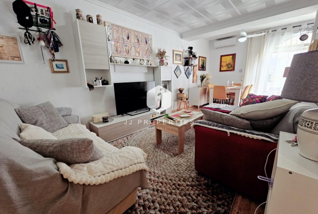 Segunda mano - Bungalow -
Torrevieja - La Siesta - El Salado - Torreta