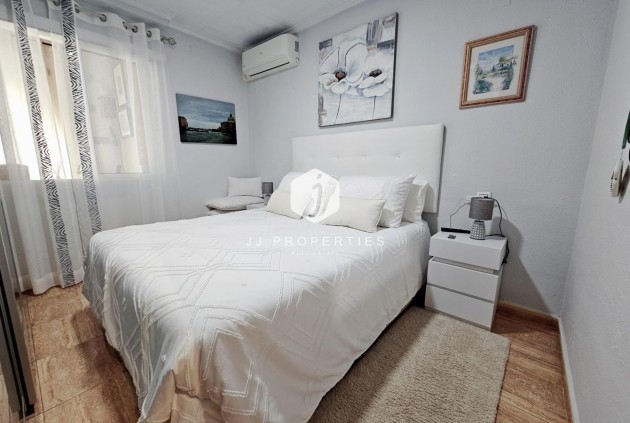 Segunda mano - Bungalow -
Torrevieja - La Siesta - El Salado - Torreta