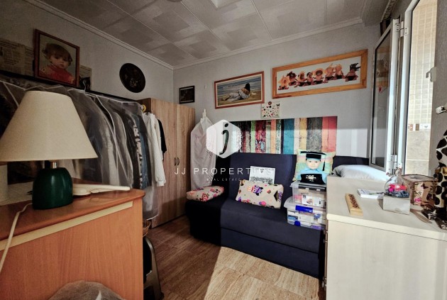 Segunda mano - Bungalow -
Torrevieja - La Siesta - El Salado - Torreta