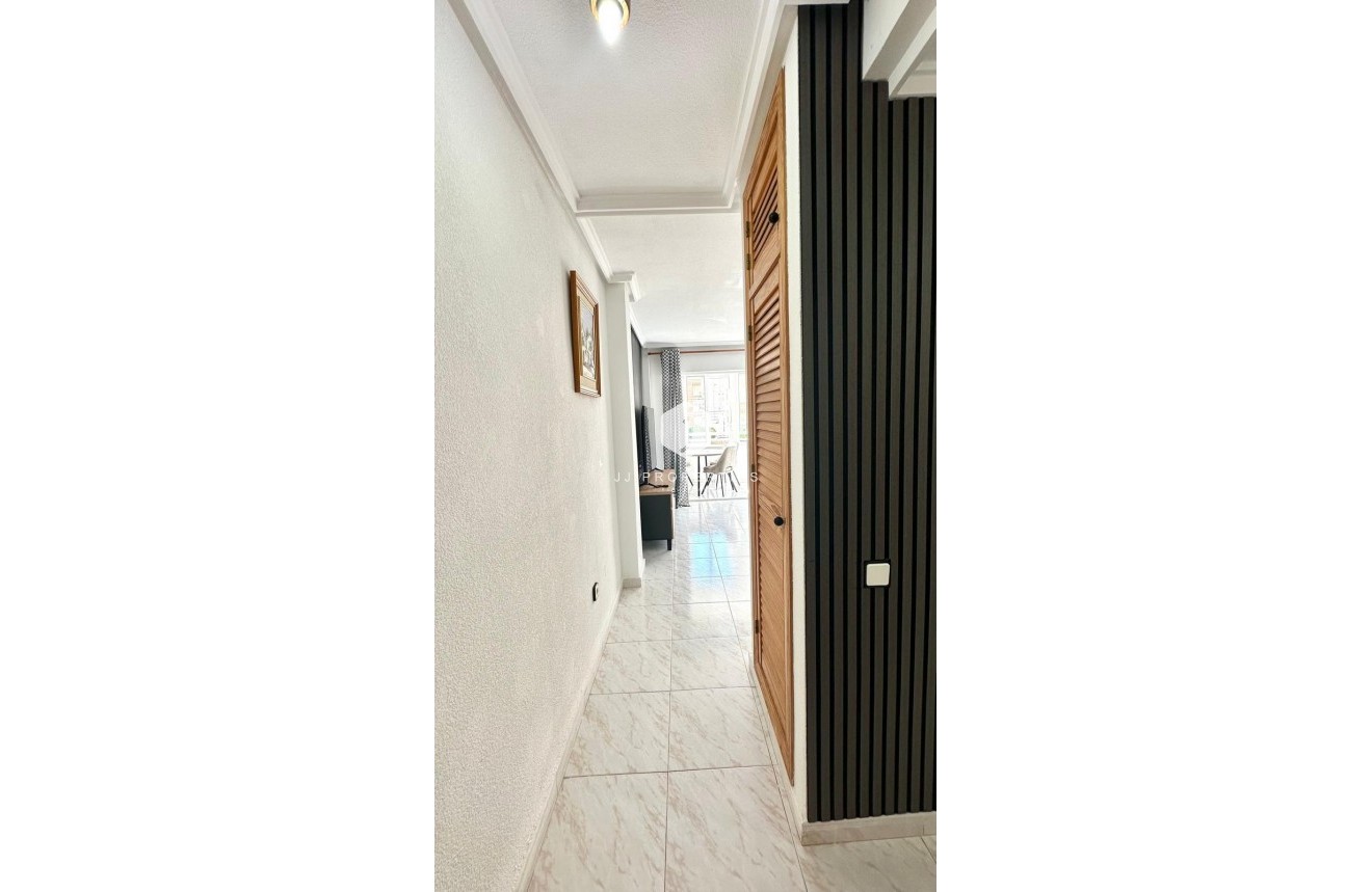 Segunda mano - Apartamento / piso -
Torrevieja - Playa del Cura