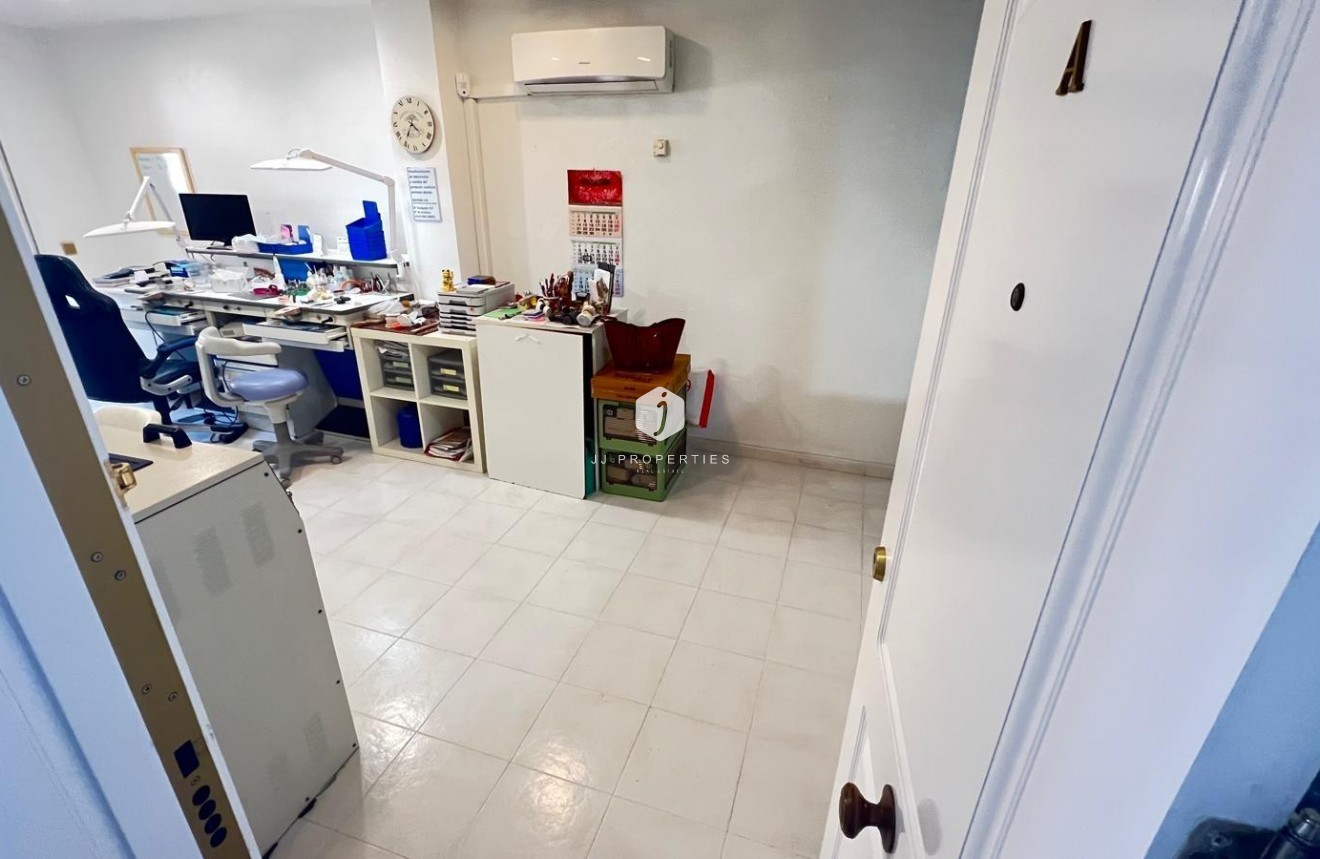 Segunda mano - Apartamento / piso -
Torrevieja