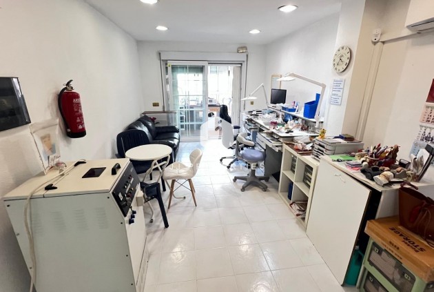 Segunda mano - Apartamento / piso -
Torrevieja