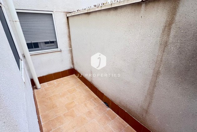 Segunda mano - Apartamento / piso -
Torrevieja
