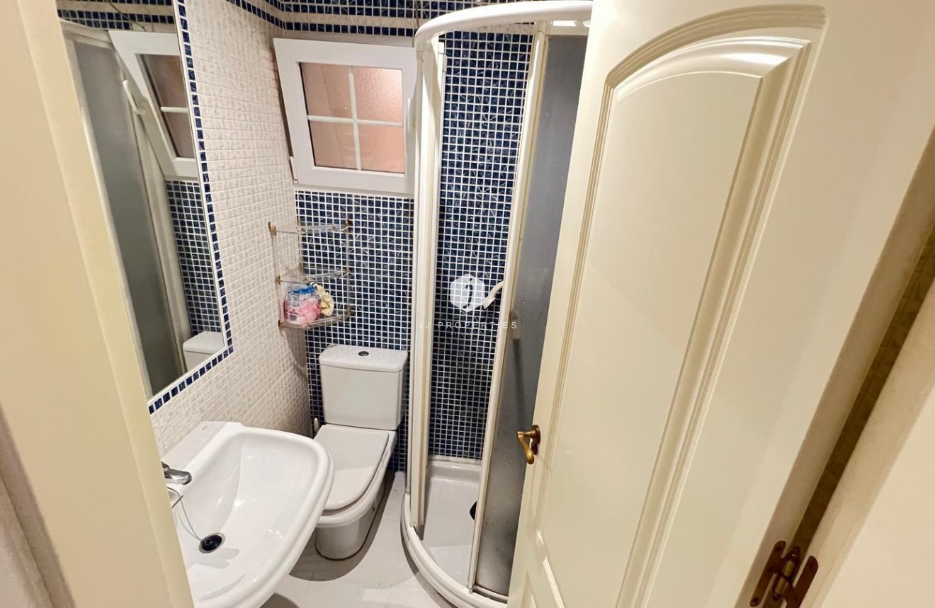 Segunda mano - Apartamento / piso -
Torrevieja