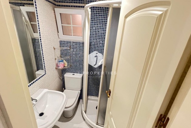 Segunda mano - Apartamento / piso -
Torrevieja