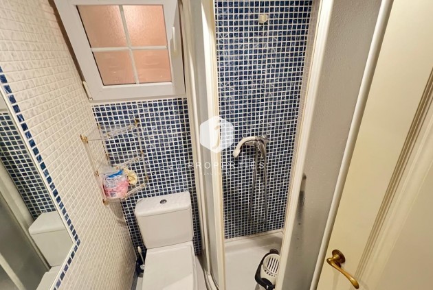 Segunda mano - Apartamento / piso -
Torrevieja