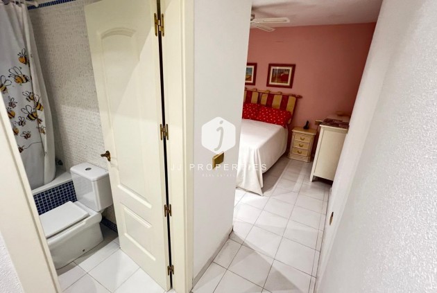 Segunda mano - Apartamento / piso -
Torrevieja