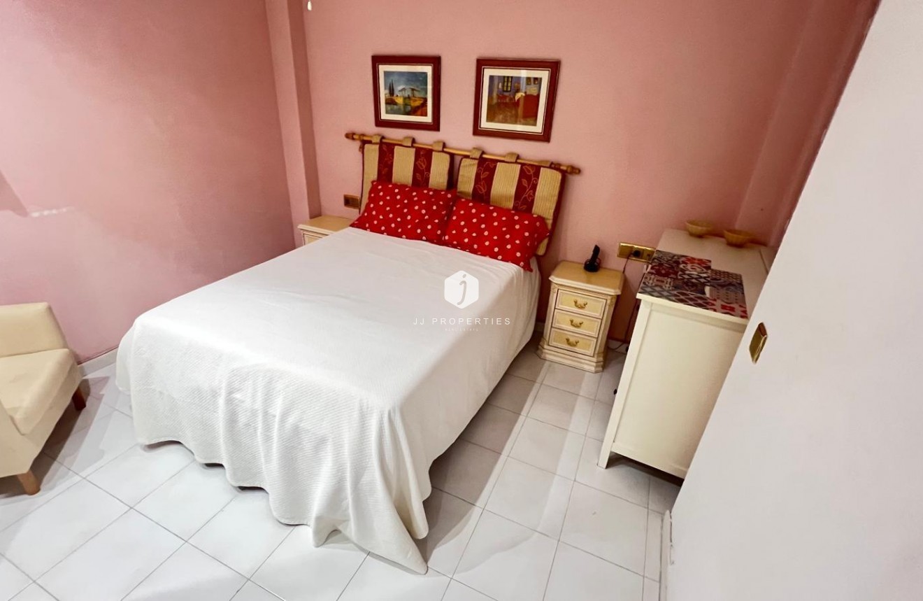 Segunda mano - Apartamento / piso -
Torrevieja