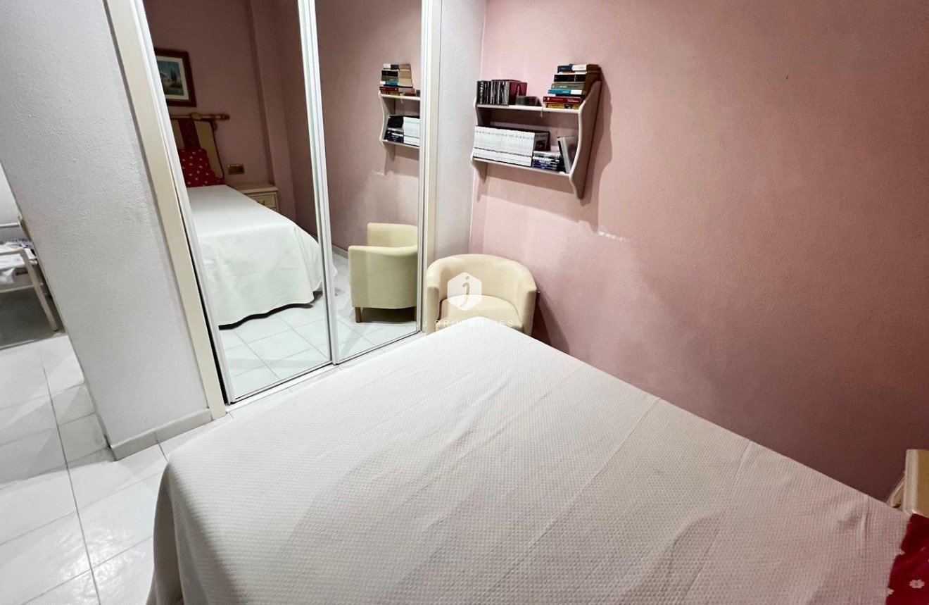 Segunda mano - Apartamento / piso -
Torrevieja