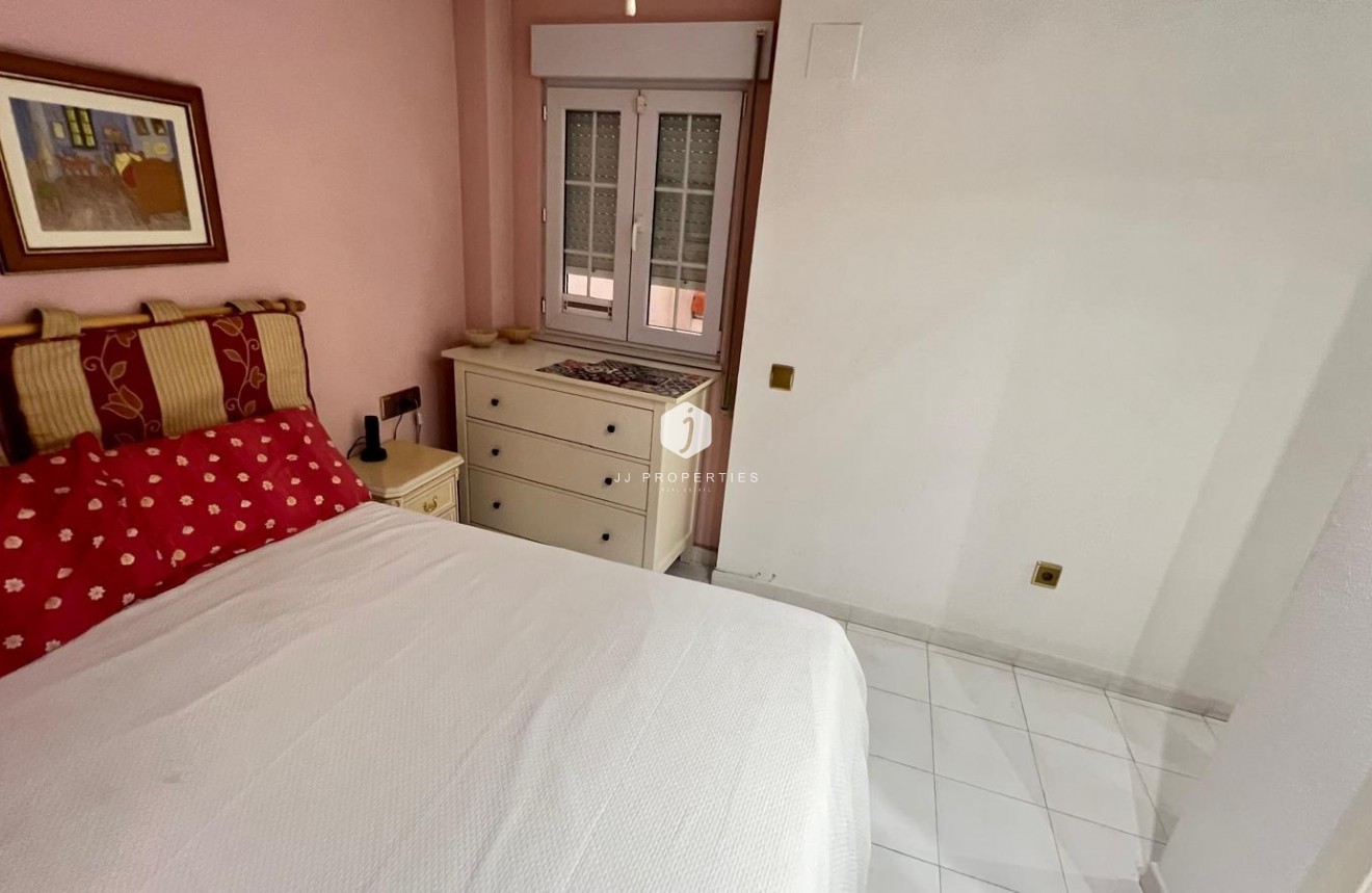 Segunda mano - Apartamento / piso -
Torrevieja