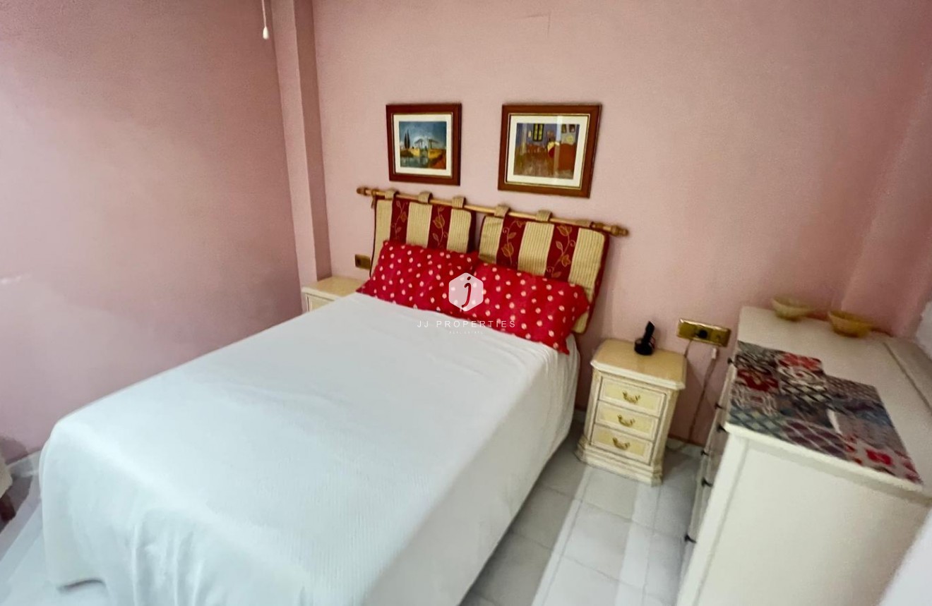 Segunda mano - Apartamento / piso -
Torrevieja