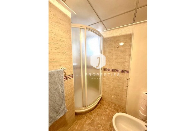 D'occasion - Appartement -
Torrevieja - Playa del Cura