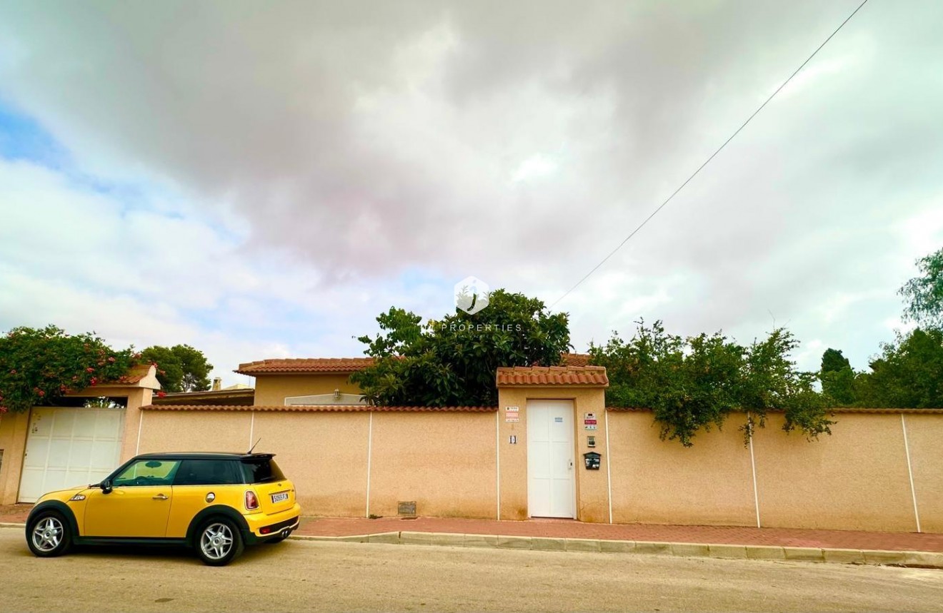 Segunda mano - Villa -
Torrevieja - Los Balcones - Los Altos del Edén
