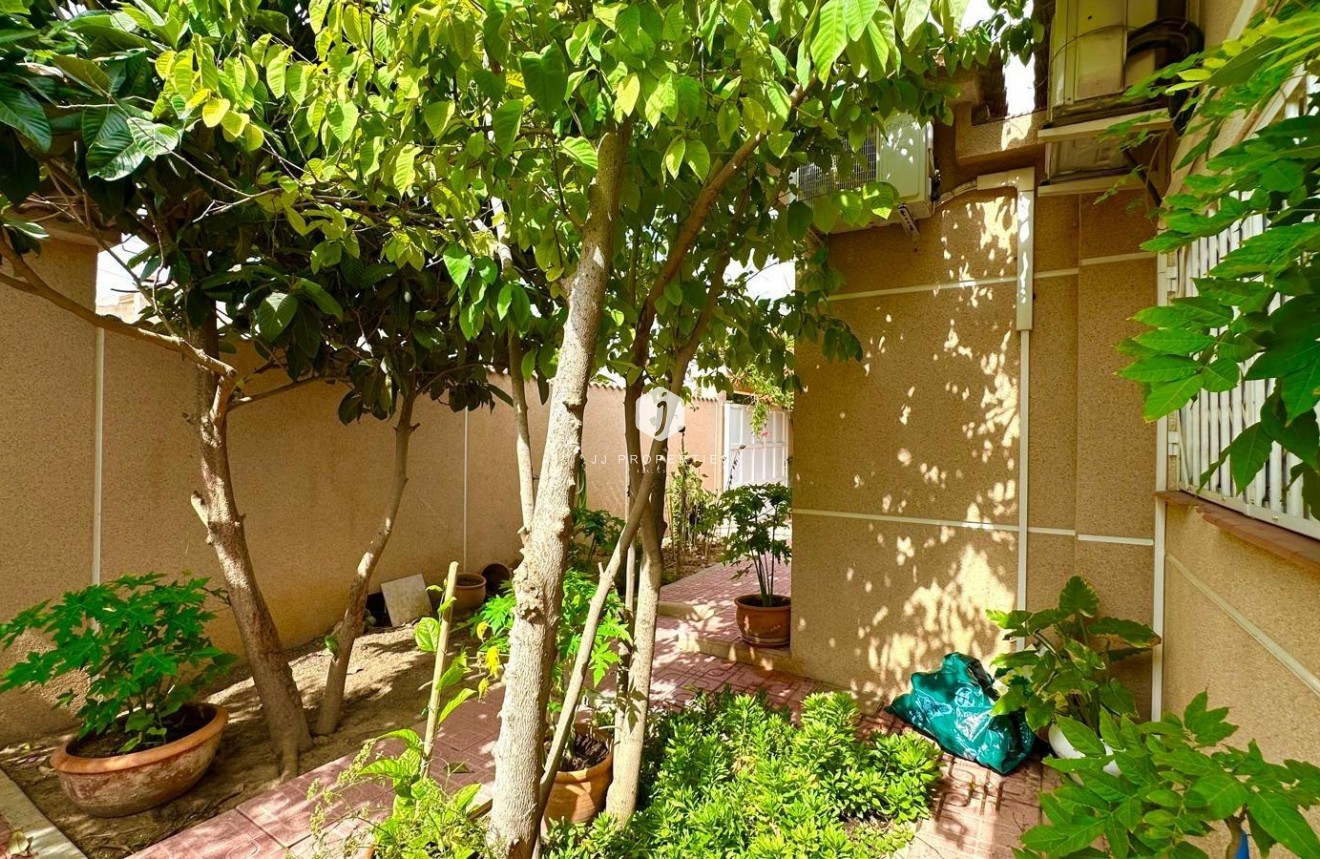 Segunda mano - Villa -
Torrevieja - Los Balcones - Los Altos del Edén