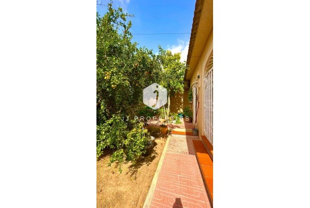 Segunda mano - Villa -
Torrevieja - Los Balcones - Los Altos del Edén