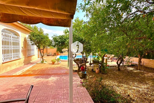 Segunda mano - Villa -
Torrevieja - Los Balcones - Los Altos del Edén